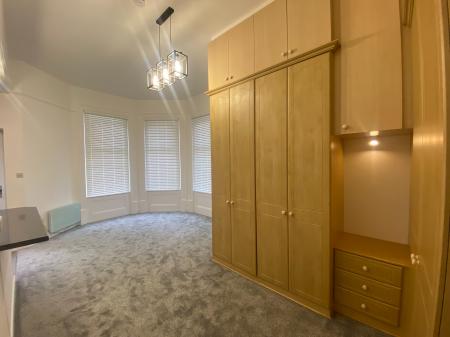 1 bedroom Flat to let in 12 Maderia Road, Bournemouth, BH1