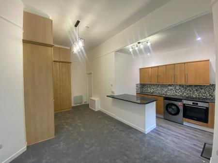 1 bedroom Flat to let in 12 Maderia Road, Bournemouth, BH1