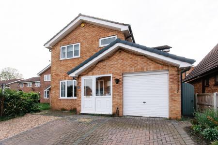 4 bedroom Detached house for sale in Ash Meadow, Lea, PR2