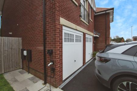 5 bedroom Detached house for sale in Norshaw Cresent, Broughton, PR3