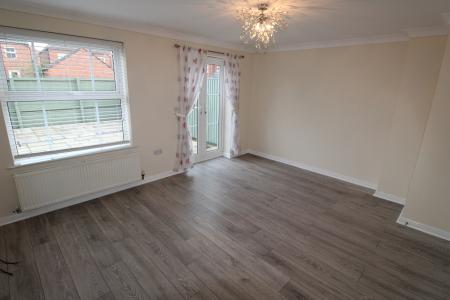 3 bedroom Town house to let in Great Park Drive, Leyland, PR25