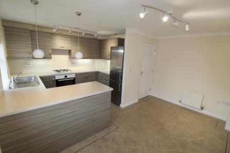 3 bedroom Town house to let in Great Park Drive, Leyland, PR25