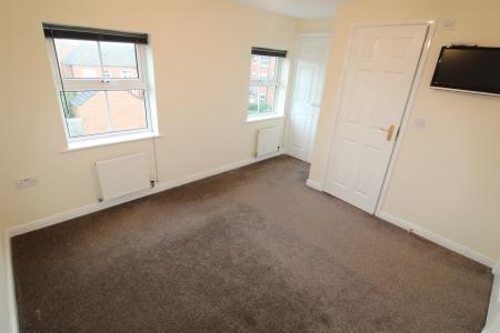 3 bedroom Town house to let in Great Park Drive, Leyland, PR25