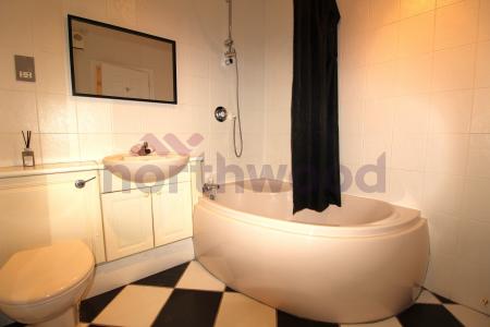 2 bedroom Flat to let in Navigation Way, Docklands, Preston, PR2