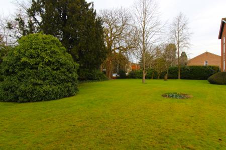2 bedroom Flat for sale in Bath Road, Reading, RG1