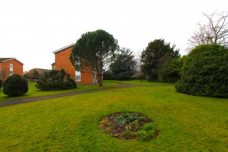 2 bedroom Flat for sale in Bath Road, Reading, RG1