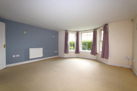 2 bedroom Flat for sale in Brownlow Road, Reading, RG1