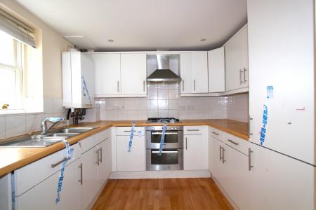 2 bedroom Flat for sale in Brownlow Road, Reading, RG1