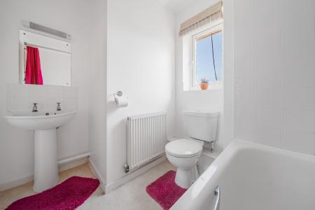1 bedroom Flat for sale in Drake Way, Reading, RG2