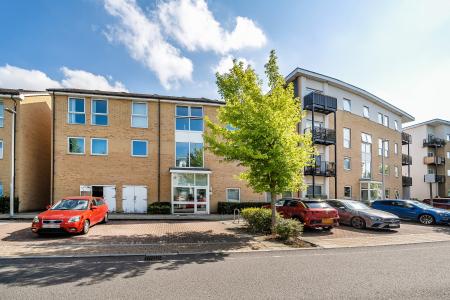 1 bedroom Flat for sale in Drake Way, Reading, RG2