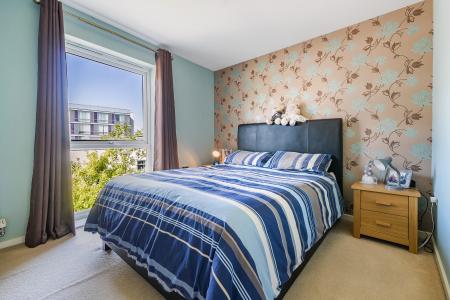 1 bedroom Flat for sale in Drake Way, Reading, RG2