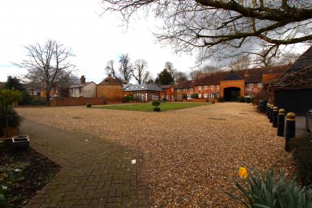 1 bedroom Maisonette for sale in Yew Lane, Reading, RG1
