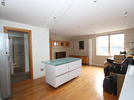 2 bedroom Flat for sale in Queens Road, Reading, Reading, RG1