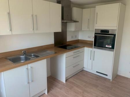 3 bedroom Semi-detached house to let in Hayes Drive, Reading, RG7