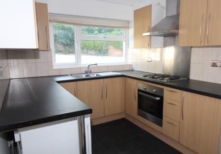 2 bedroom Flat to let in Luscombe Close, Caversham, Reading, RG4