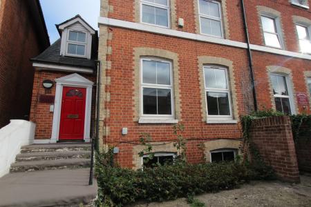 2 bedroom Flat to let in Russell Street, Reading, Reading, RG1