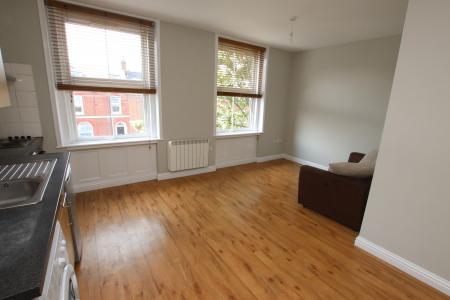 1 bedroom Flat to let in Russell Street, Reading, RG1