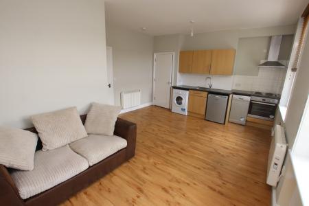 1 bedroom Flat to let in Russell Street, Reading, RG1