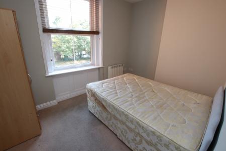 1 bedroom Flat to let in Russell Street, Reading, RG1