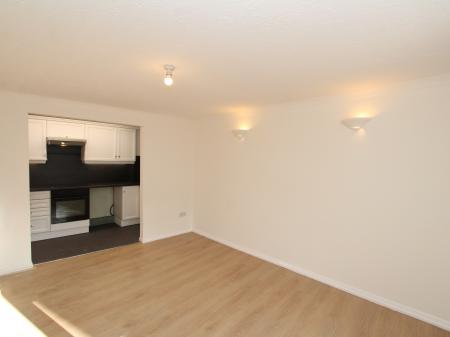 2 bedroom Flat to let in Upper Crown Street, Reading, RG1