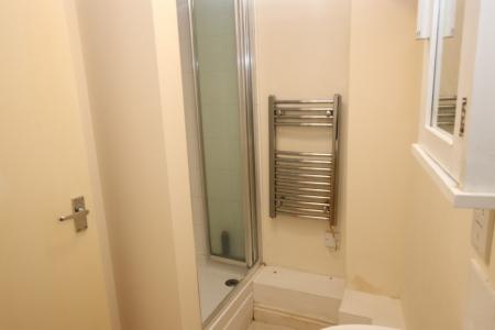 1 bedroom Flat to let in Russell Street, Reading, Reading, RG1