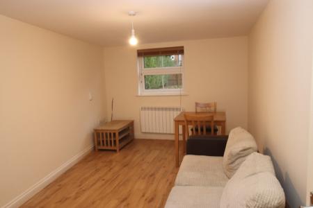 1 bedroom Flat to let in Russell Street, Reading, Reading, RG1