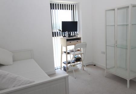 2 bedroom Flat to let in Kingman Way, Newbury, RG14