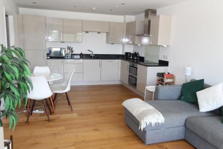 2 bedroom Flat to let in Kingman Way, Newbury, RG14