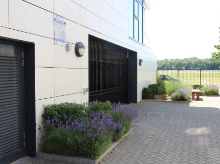 2 bedroom Flat to let in Kingman Way, Newbury, RG14