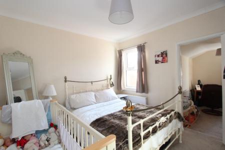 3 bedroom Terraced House to let in Elm Park Road, Reading, RG30