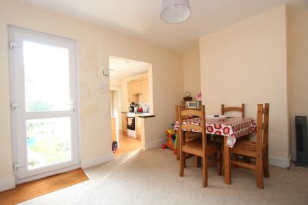3 bedroom Terraced House to let in Elm Park Road, Reading, RG30