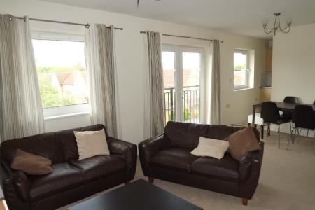 2 bedroom Flat to let in Amersham Road, Caversham, Reading, RG4