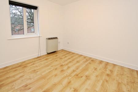 2 bedroom Flat to let in Rembrandt Way, Reading, Reading, RG1