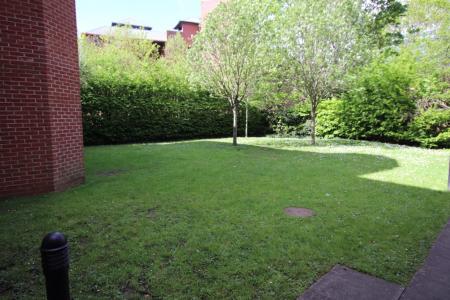 2 bedroom Flat to let in Queens Road, Reading, RG1