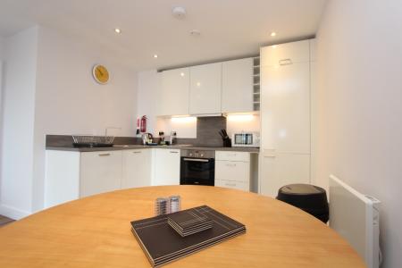 2 bedroom Flat to let in Drake Way, Kennet Island, Reading, RG2