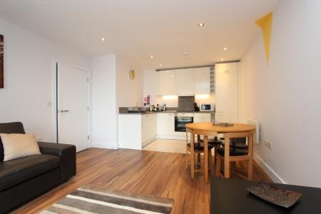 2 bedroom Flat to let in Drake Way, Kennet Island, Reading, RG2