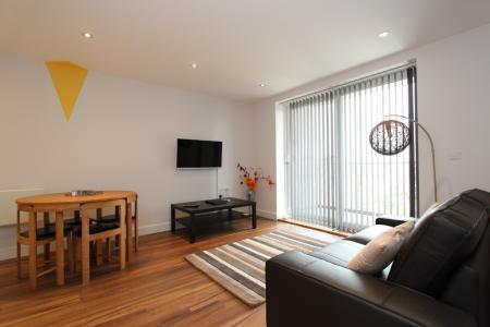 2 bedroom Flat to let in Drake Way, Kennet Island, Reading, RG2