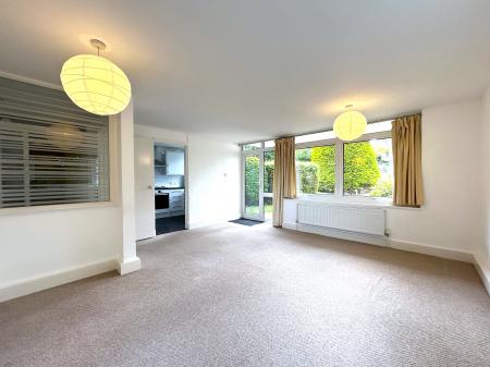 2 bedroom Flat for sale in Shady Bower