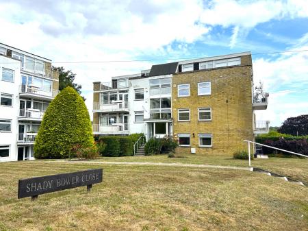 2 bedroom Flat for sale in Shady Bower