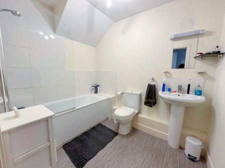 1 bedroom Flat for sale in Boscombe Road, Amesbury, SP4