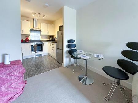 1 bedroom Flat for sale in Boscombe Road, Amesbury, SP4