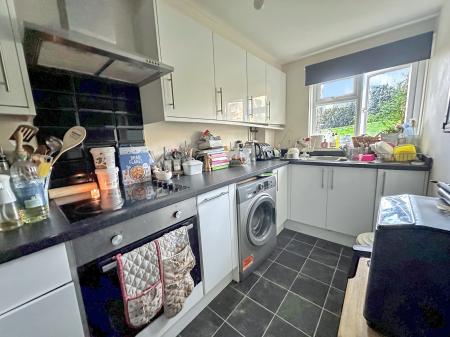 4 bedroom End of terrace house for sale in Camelot Close, Andover, SP10