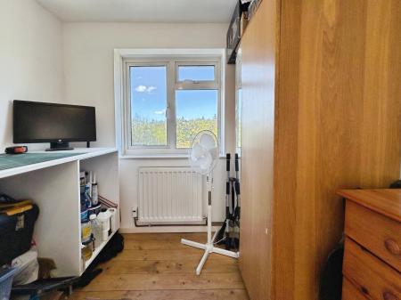 3 bedroom Semi-detached house for sale in Cheshire Close, Salisbury, SP2