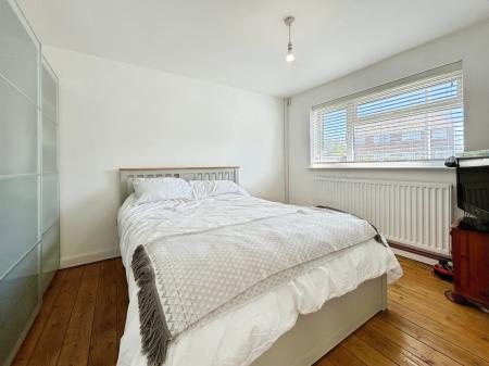 3 bedroom Semi-detached house for sale in Cheshire Close, Salisbury, SP2