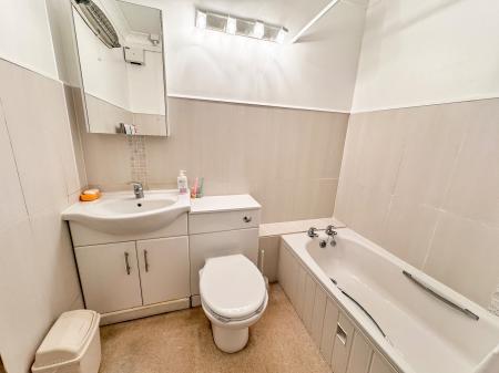 1 bedroom Retirement property for sale in Home Sarum House, Wilton, SP2