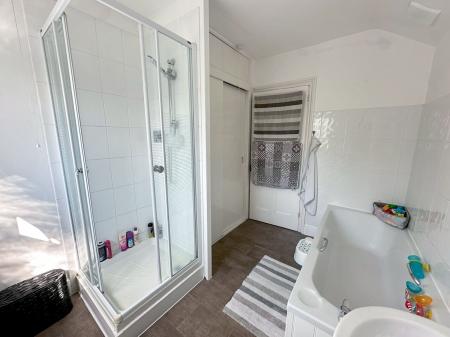 2 bedroom Terraced House for sale in Orchard Road, Salisbury, SP2