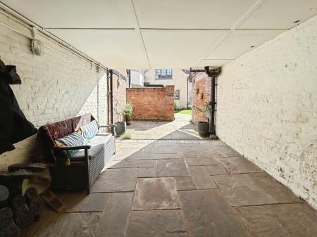 1 bedroom Flat for sale in South Street, Wilton, SP2