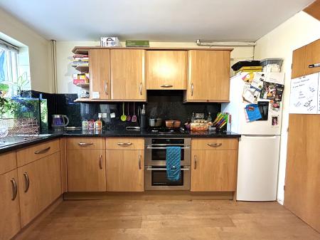 3 bedroom Flat for sale in Wilton Road, Salisbury, SP2