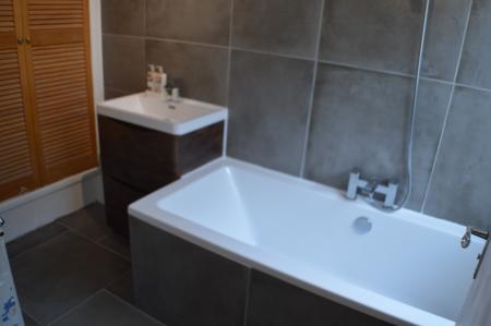 2 bedroom Semi-detached house to let in Hartington Road, Salisbury, SP2