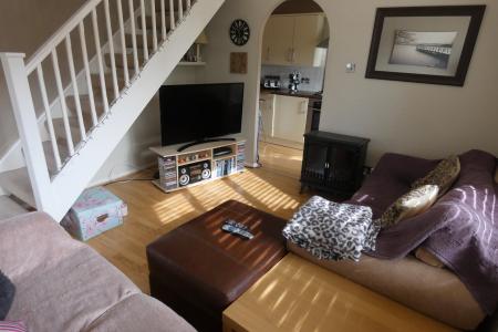 1 bedroom Semi-detached house to let in *VIEWINGS PAUSED* Nightingale Walk, Salisbury, SP2